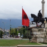 The Skenderbeu square.